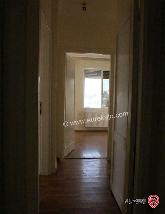 شقة مساحة 250م طابق ثالث للايجار في عمان - الشميساني 