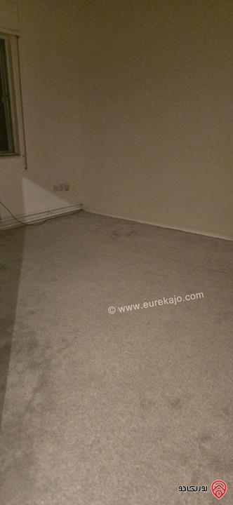 شقة ارضية مساحة 155م ويوجد إضافات 50م مبني حديقة وتراسات 200م للبيع في عمان - الجاردنز