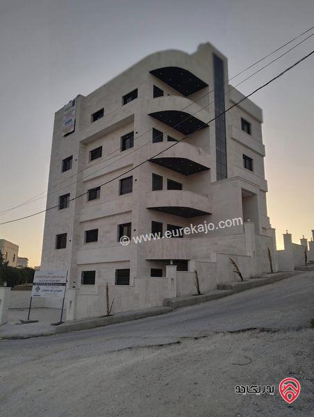 متبقي 3 شقق طابق أول وثاني وثالث مساحة 178م طابقيات للبيع في الزرقاء الجديدة