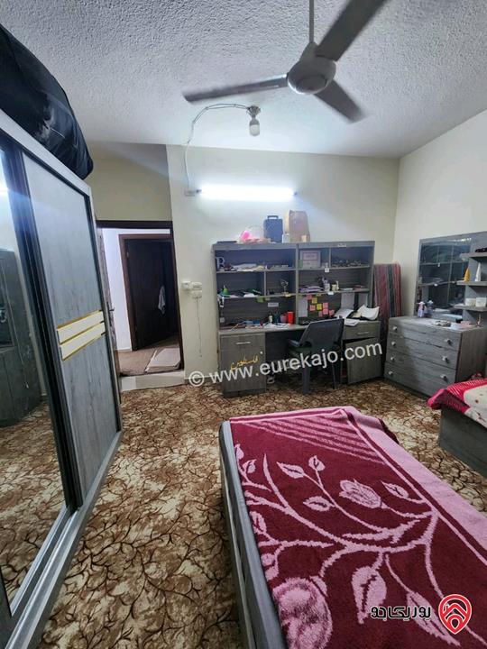 شقة شبه أرضية مساحة 150م داخلي و 120م خارجي للبيع في اربد - الحي الشرقي