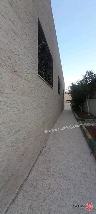 فيلا فارغة مساحة 350م للإيجار في عمان - ام السماق 