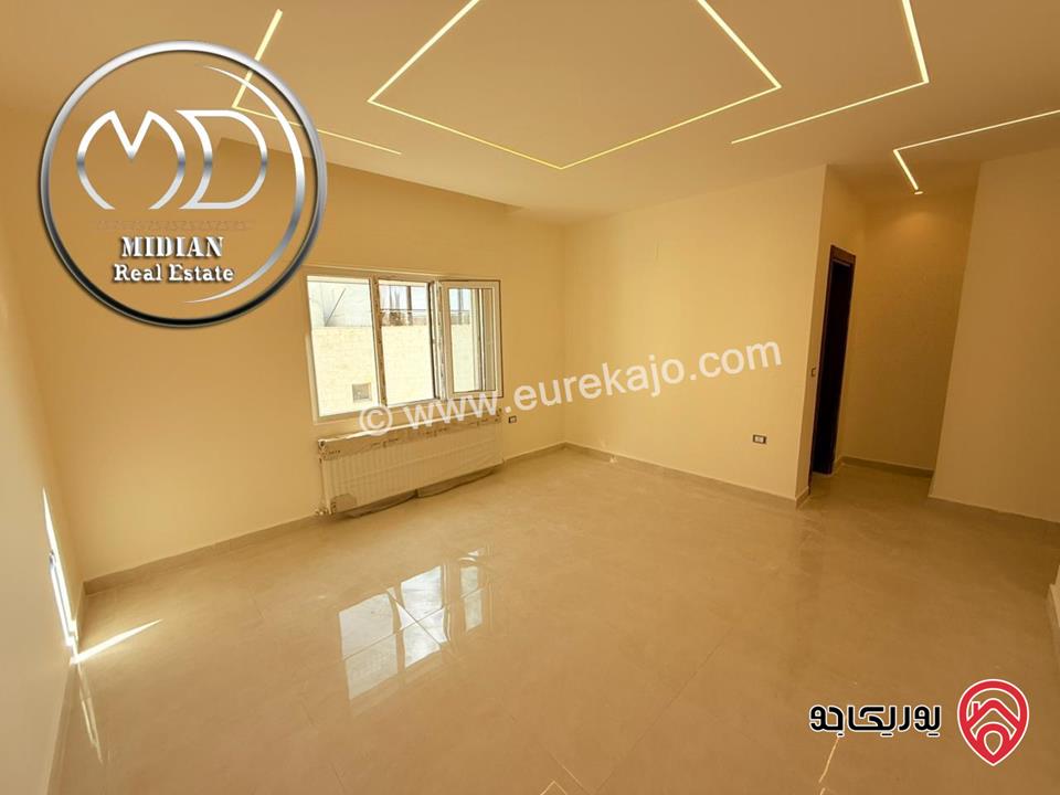 شقة دوبلكس طابق اخير مع روف للبيع في عمان - خلدا مساحة 205م مع تراسات تشطيبات و ديكورات عصرية فاخرة اطلالة رائعة