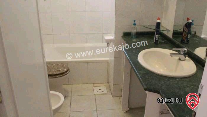 شقة مساحة 250م طابق ثالث للايجار في عمان - الشميساني 