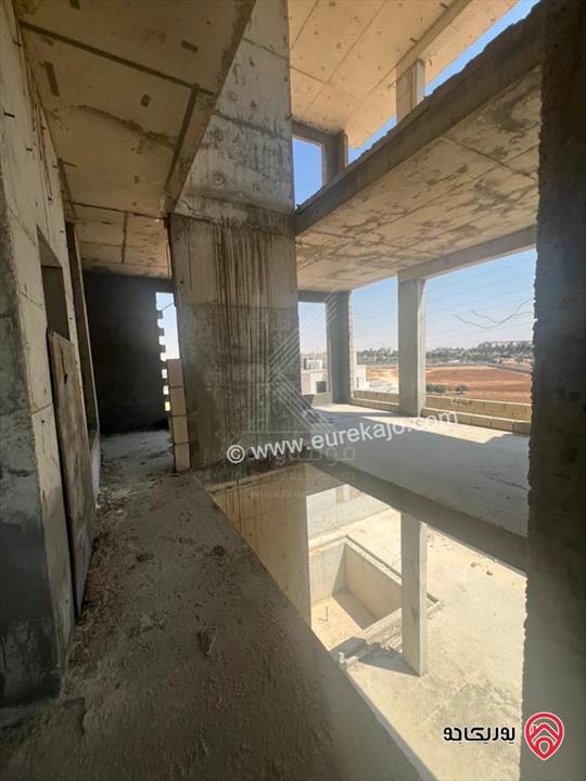 فيلا عظم مساحة 1 دونم على أرض 750م للبيع في عمان - البنيات على طريق المطار