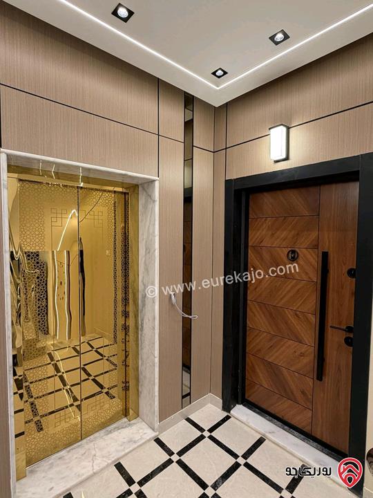 شقة ارضية فخمة مساحة 145م داخلي و 70م خارجي للبيع في عمان - الجاردنز