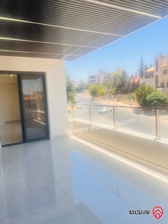 شقة للبيع في عمان مساحه 240 متر طابق اول - ام السماق خلف ستي مول ومكة مول   