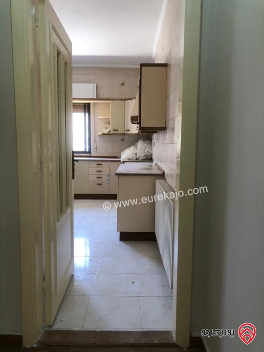 شقة فارغة مساحة 200م للايجار في عمان - الدوار الخامس 