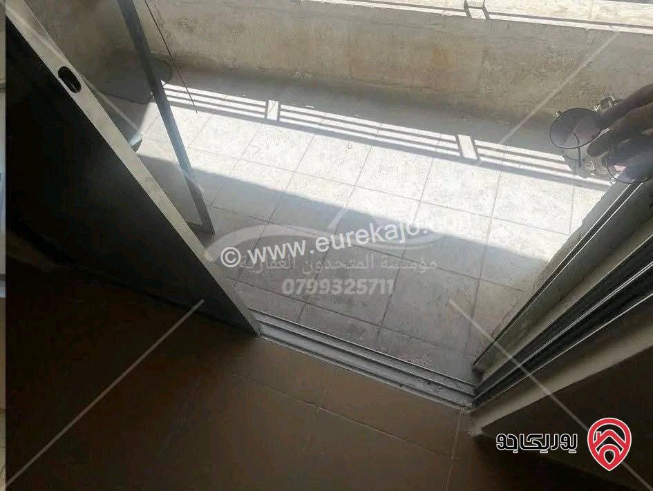 شقة فارغة مساحة 170م طابق ثالث للايجار في عمان - الرابية