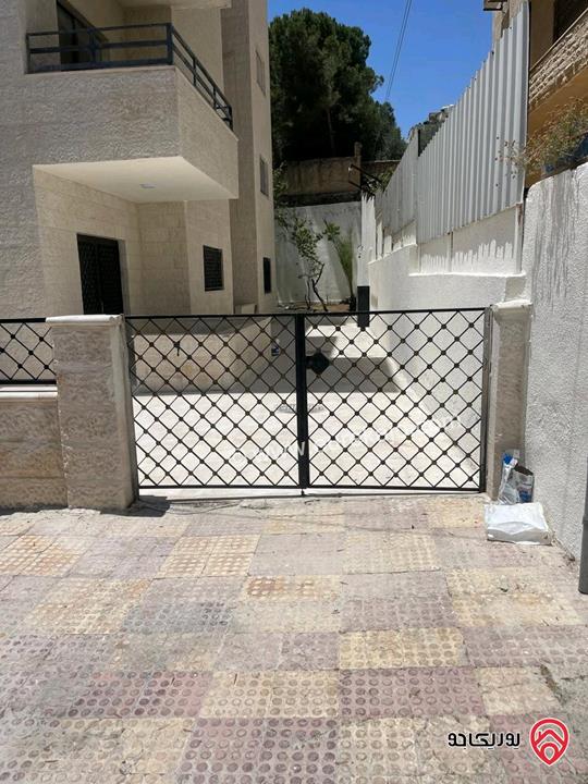 شقة طابق أرضي مساحة 175م داخلي و 250م خارجي للبيع في عمان - تلاع العلي 