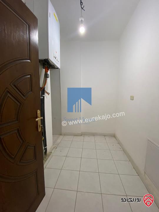 شقة طابق اول 180م تشطيب سوبر ديلوكس للبيع في عمان - الرابية