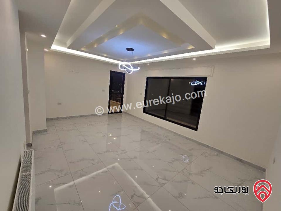 شقة طابق ثالث دوبلكس مساحة 280م للايجار في عمان - طريق المطار 