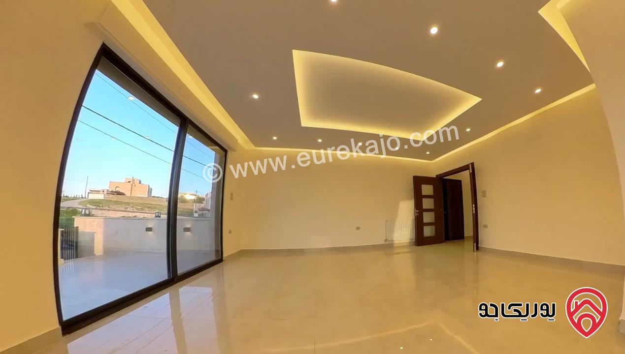 شقة فاخرة طابق أرضي مساحة 210م للبيع في عمان - طريق المطار