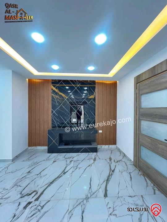 شقة فاخرة بدفعة 50% مساحة 195م داخلي و 150م خارجي للبيع في عمان - الجبيهة 