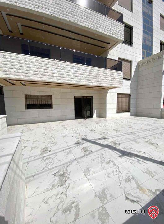 شقة ارضية مساحة 212م داخلي و 200م خارجي للبيع في عمان - ابو علندا اسكان الكهرباء 