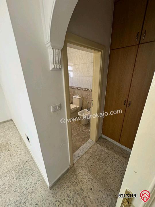 شقتين فارغتان طابقيات مساحة 310م للايجار في عمان - مرج الحمام