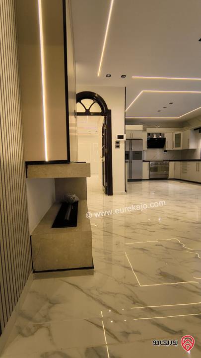 شقة سوبر ديلوكس طابق أرضي مساحة 180م للبيع في عمان - تلاع العلي 