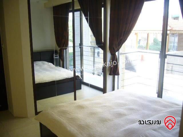 شقة مفروشة أرضية مساحة 130م داخلي و 40م خارجي للإيجار أو للبيع في عمان– الدوار الرابع