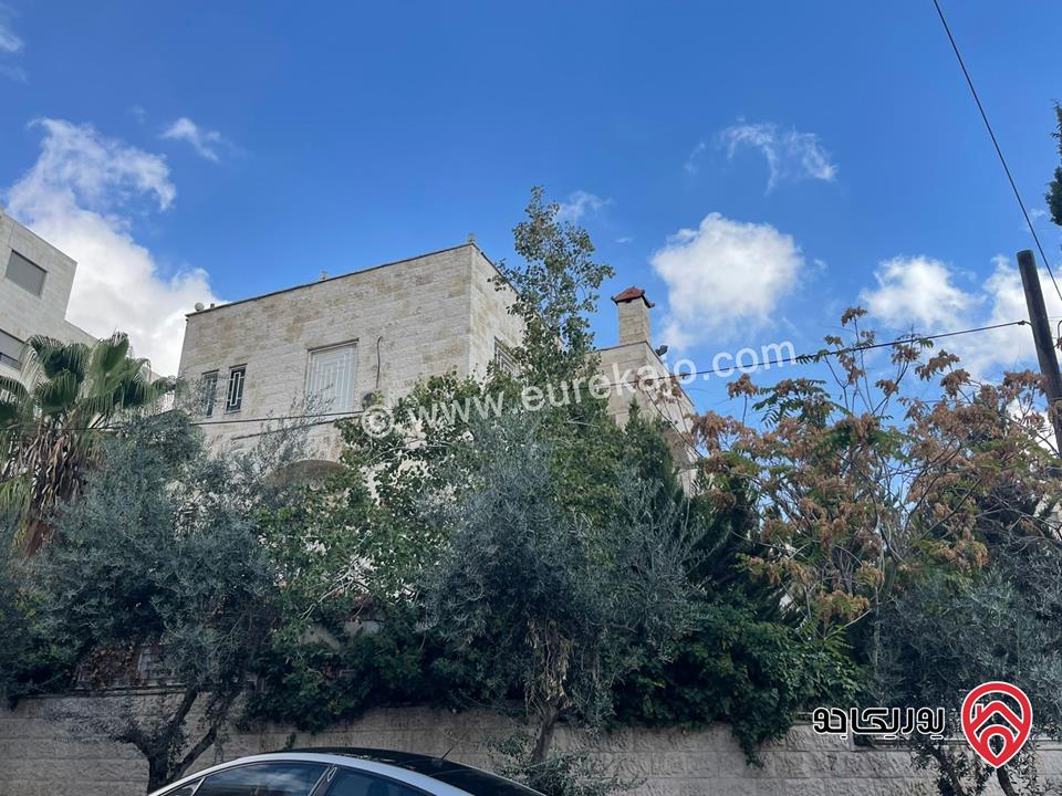 فيلا مساحة البناء 800م على ارض 1 دونم للبيع في عمان - تلاع العلي