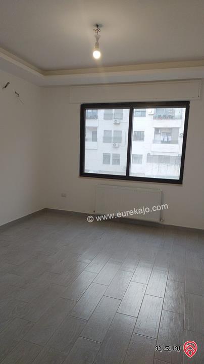 شقة مساحة 195م طابق أول للبيع في عمان - الشميساني