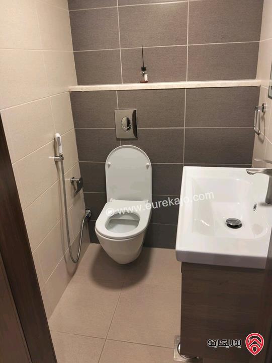 شقة فارغة طابق أول مساحة 90م للايجار في عمان - ضاحية النخيل 