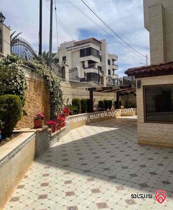 شقة مميزة مشمسة شبه ارضية مساحة 200م داخلي و 150م خارجي للايجار في عمان - خلدا 