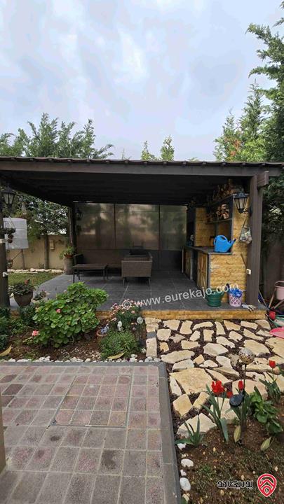 فيلا حديثة فخمة مساحة 690م على أرض 750م للبيع في عمان - البنيات طريق المطار 