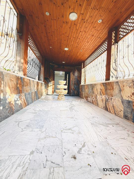 شقة ارضية مساحة 170م داخلي و 35م خارجي للبيع في عمان - طبربور 