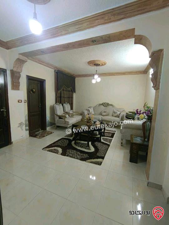 شقة طابق ثالث مساحة 150م للبيع في الزرقاء - ضاحية مكة