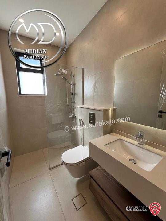 شقة دوبلكس جديدة طابق أخبر مع روف للبيع في عمان - حي الصحابة مساحة 215م مع تراسات اطلالة رائعة بسعر مميز