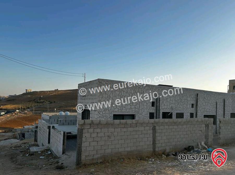 منزل مستقل مساحة 220م على ارض مساحة 500م للبيع في الزرقاء - بيرين