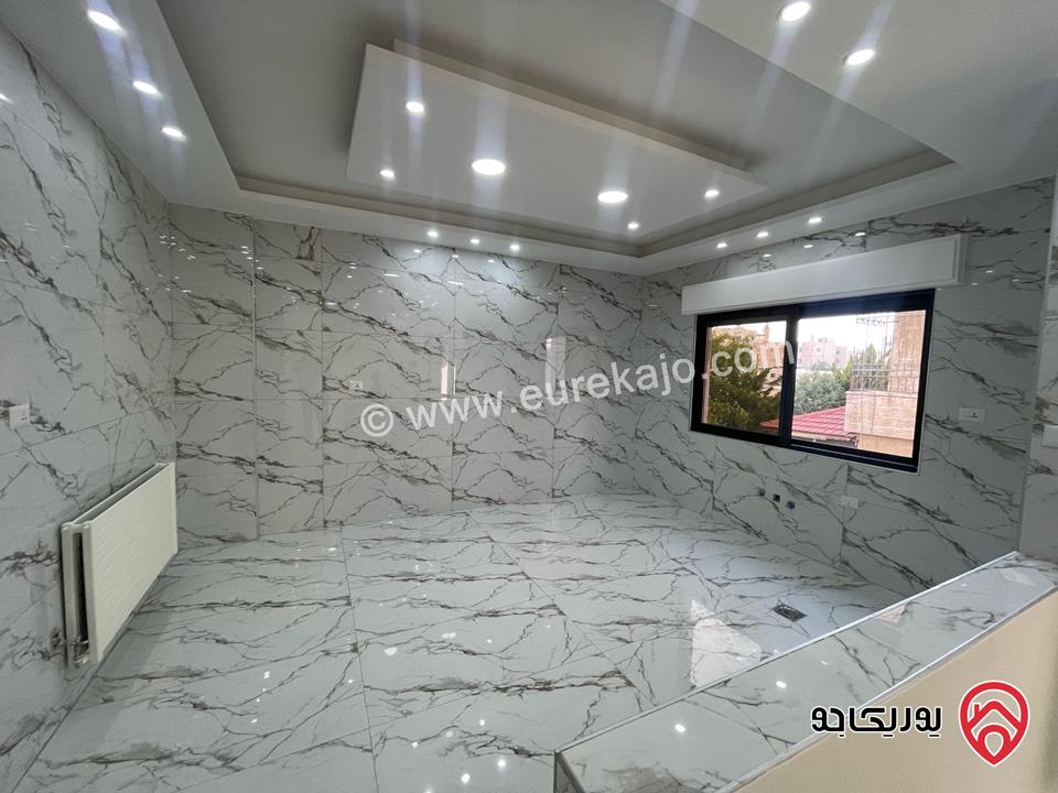 شقة سوبر ديلوكس طابق اول مساحة 200م للبيع في عمان - الجندويل