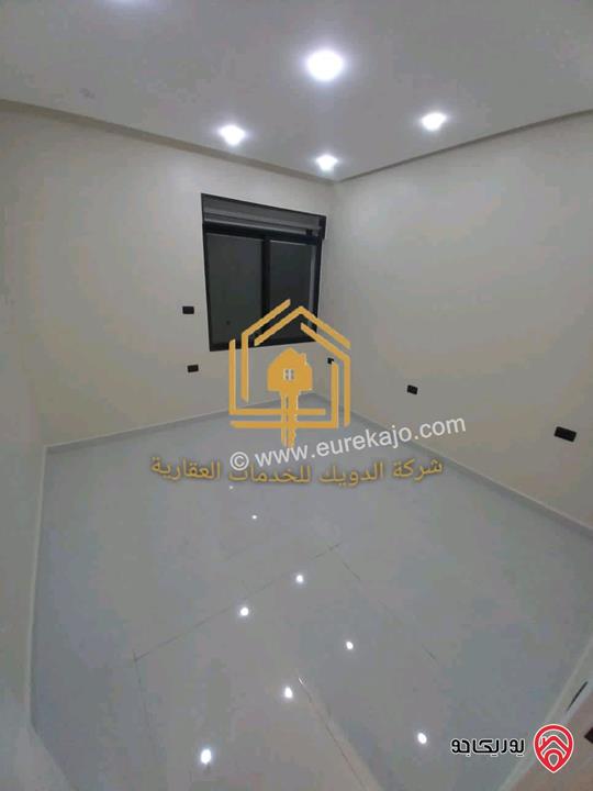 شقة جديدة لم تسكن مساحة 130م داخلي و 40م خارجي للايجار في عمان - الجبيهة 