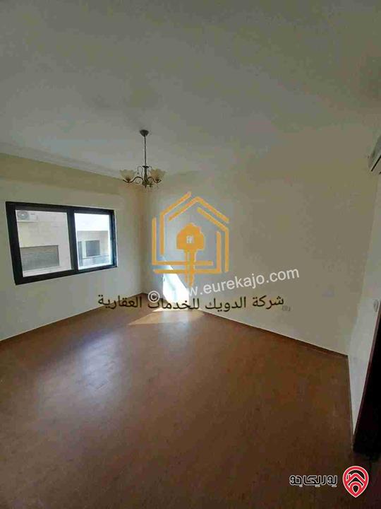 شقة فارغة طابق اول مساحة 110م للإيجار في عمان - الرابية 