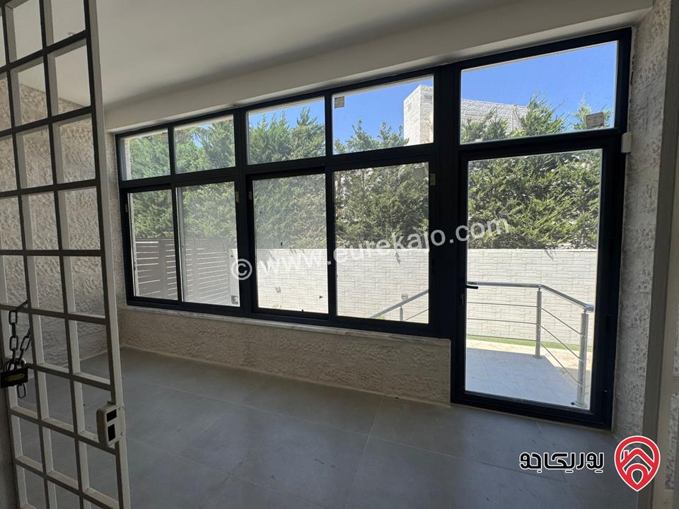 فيلا مستقلة للبيع في عمان - عبدون مساحة الارض 1350 م والبناء 1000م ، الحديقة 400م ، الترس 200م بالقرب من السفارة الامريكية موقع مميز 