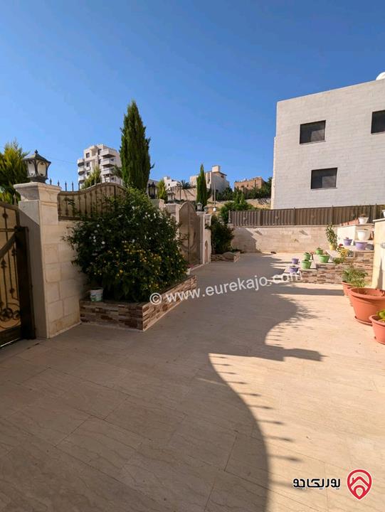 فيلا مساحة 700م على أرض 815م للبيع في عمان - ناعور