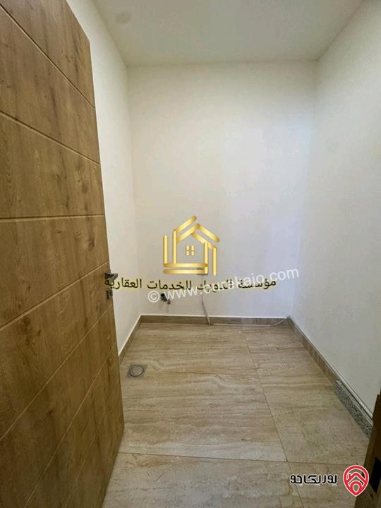 شقة فارغة لم تسكن بعد مساحة 200م طابق ثاني للايجار في عمان - الجبيهة