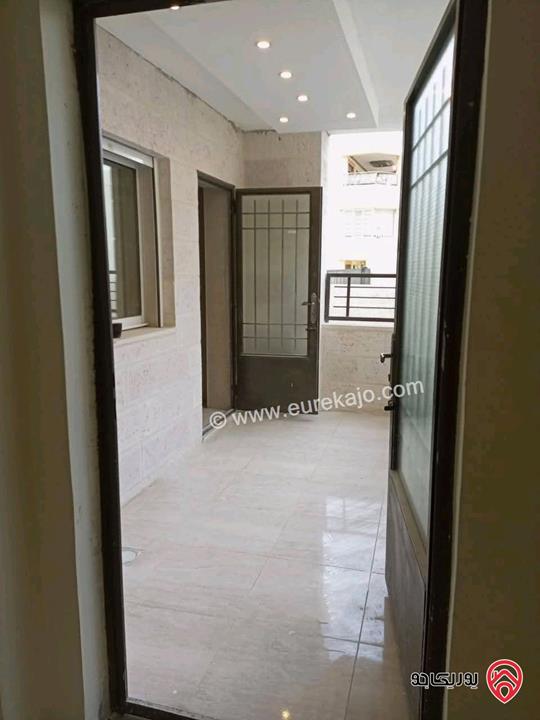 شقة طابق ارضي مساحة 190م للبيع في الزرقاء الجديدة