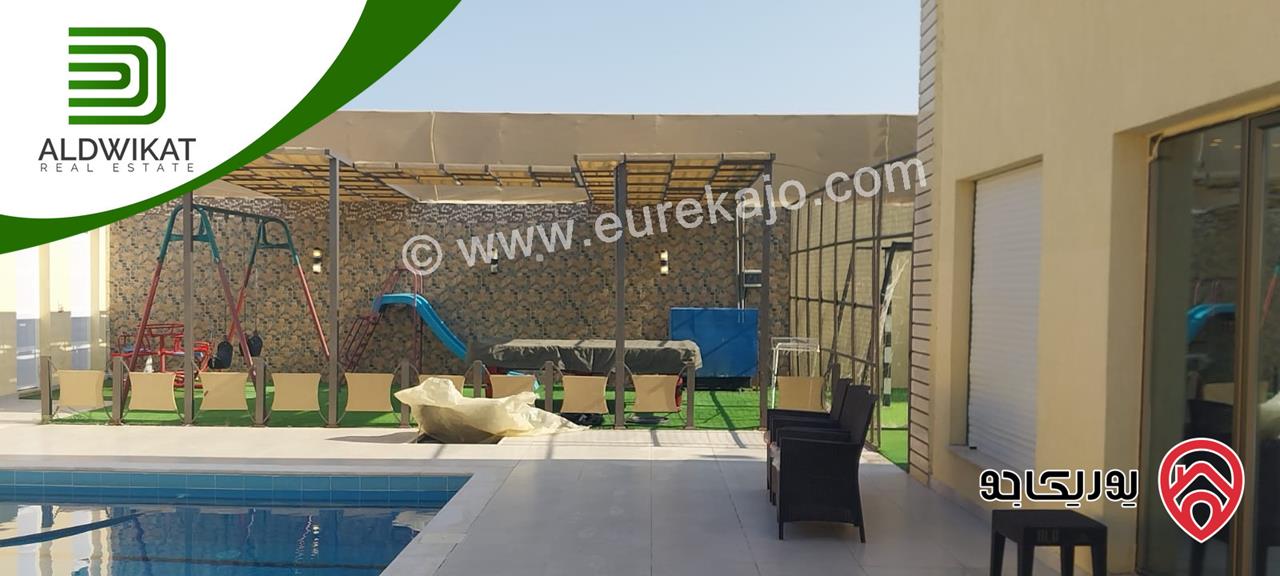 شاليه فاخر مفروش للبيع في اجمل مواقع البحر الميت منتجع البحيرة مساحة الارض 715م والبناء 200م موقع مميز