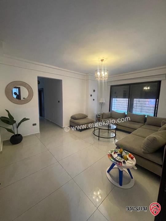 شقة شبه أرضية مساحة 245م داخلي و 250م خارجي للبيع في عمان - عبدون