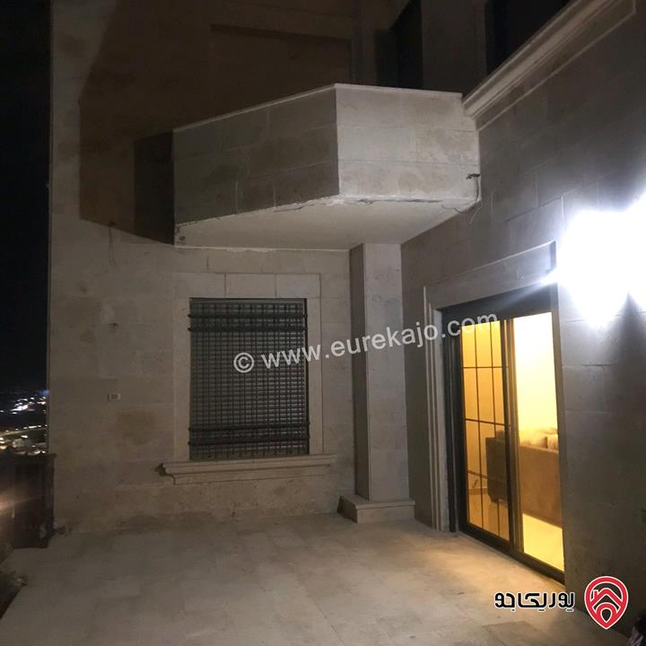 فيلا مساحة 460م على أرض 600م للبيع في الزرقاء - رجم الشوف قرب شفا بدران 