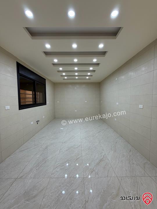 شقة شبه ارضية مساحة 184م مع ترس وحديقة 120م سوبر ديلوكس للبيع في عمان - المقابلين 