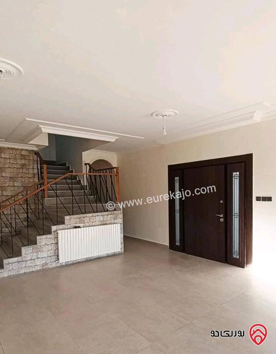 شبه فيلا مجددة بالكامل مساحة 270م للايجار في عمان - دابوق 