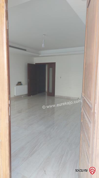 شقة مساحة 190م داخلي و 50م خارجي للبيع في عمان - دير غبار