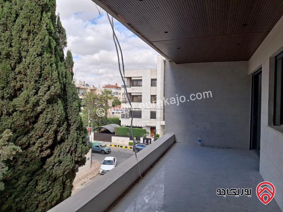شقة مميزة طابق ثاني مساحة 140م للبيع في عمان - عبدون