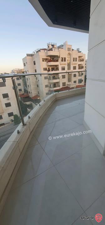 شقة طابق ثالث دوبلكس مساحة 230م وتراسات واسعة للبيع في عمان - خلدا بسعر مميز 