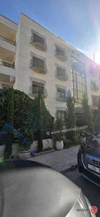 شقة مساحة 197م طابق ثاني للبيع في عمان - ام اذينة خلف سوق الذهب 