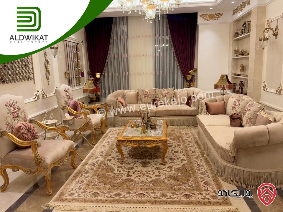 قصر للبيع في عمان - دابوق مساحة الارض 2650م ومساحة البناء 2000م ومساحة الحديقة 1500م ومساحة الترس 400م