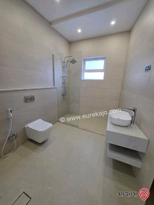 فيلا مساحة 300م على أرض 500م للايجار في عمان - أم السماق خلف مجع جبر بالقرب من نادي فتنس 