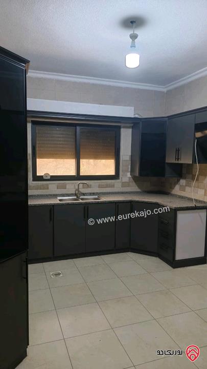 شقة ارضية جديدة مساحة 150م داخلي و 45م خارجي للبيع في البيادر