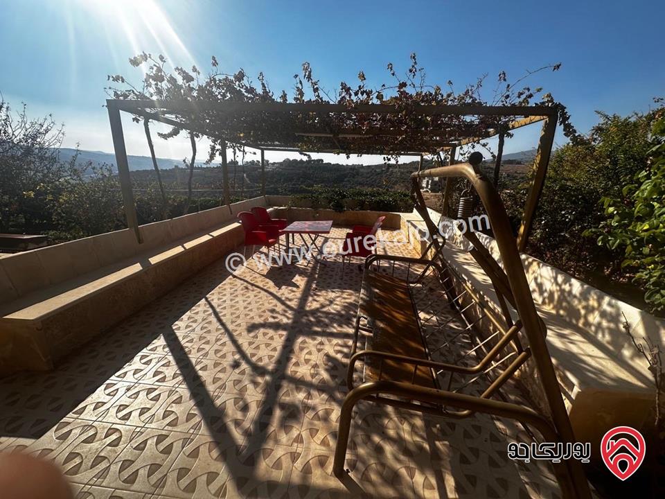 مزرعة فيها فيلا عدد 2 مساحة كل فيلا 300م على أرض 14 دونم للبيع في جرش